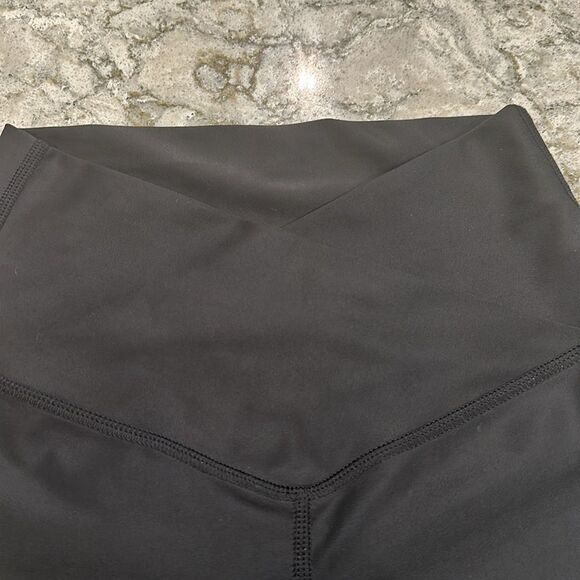 🩳 Off-Line by Aerie Shorty - High-Rise - 4-Inch Inseam - Extra Small - Picture 2 of 4